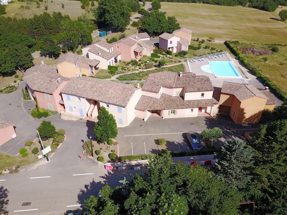 Le Claux Du Puits By Ateya Vacances Saint-Trinit Exteriér fotografie